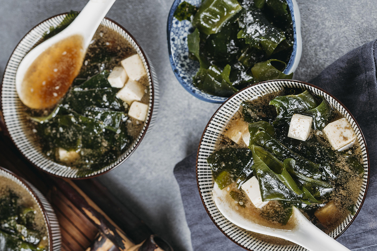 미역으로 만든 전통요리 미역국