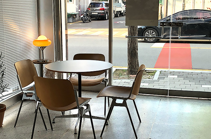 수평선-4인테이블