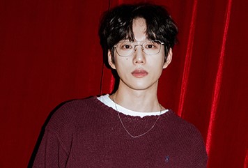 제주 들불축제&amp;#44; 프로그램 및 공연 라인업&amp;#44; 50만 제주 시민 모두가 함께 만들고 참여하는 시민화합 축제로 알려져 있습니다. 하지만 누구나 무료로 이용할 수 있는 관광명소 새별오름에서 축제를 진행합니다. 횃불대행진&amp;#44; 화산쇼&amp;#44; 오름불놓기까지 다양하게 관람하실 수 있습니다. 정보를 참고해주세요. 