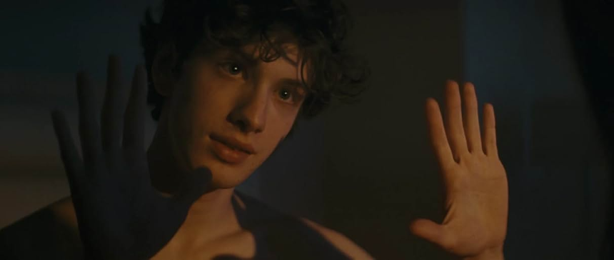 영화 &amp;#39;아노라&amp;#39; (Anora) 리뷰 - 강렬한 스토리와 현실적인 로맨스!