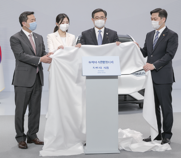 전국 고속도로 휴게소에 수소충전소
