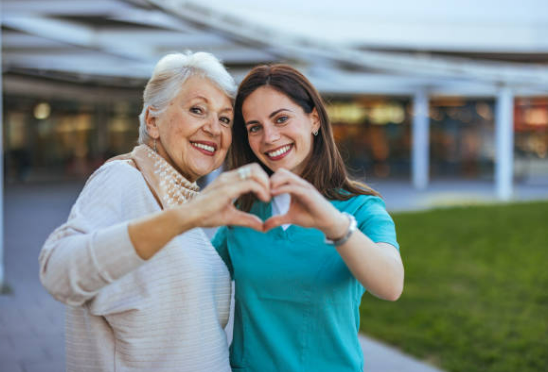 해맑은 할머니와 젊은이