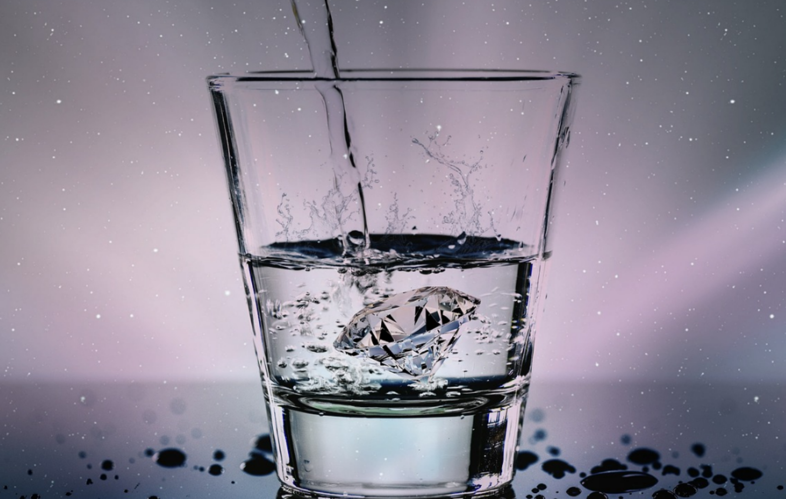 요산 낮추는 실천 팁 - 물 많이 마시기