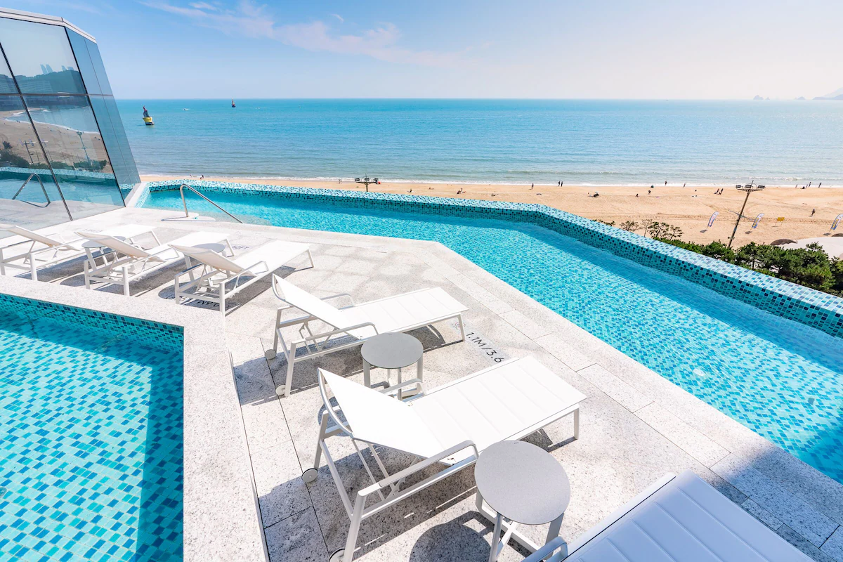 호텔스닷컴 23년 2월 호텔 할인코드 25% 할인 (~12.31) 부산 5성급 호텔 야외 온수풀 추천 BEST 05