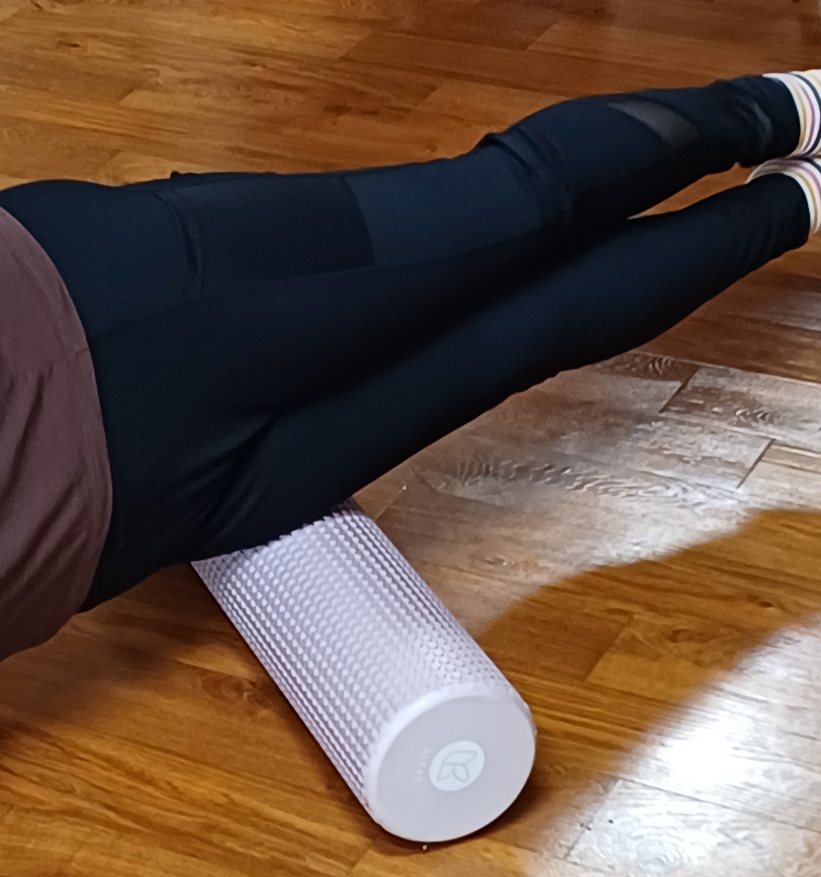 폼롤러-마사지볼-홈트-스트레칭-8