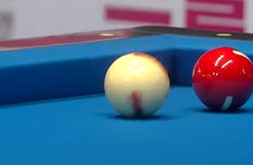 women-billiard
