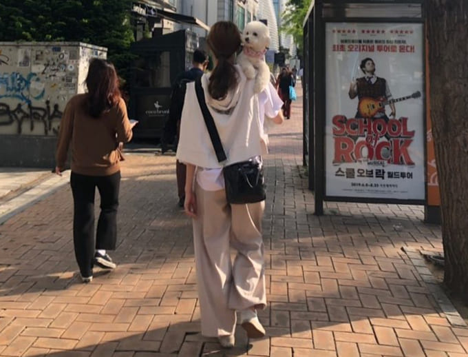 이성경 사복