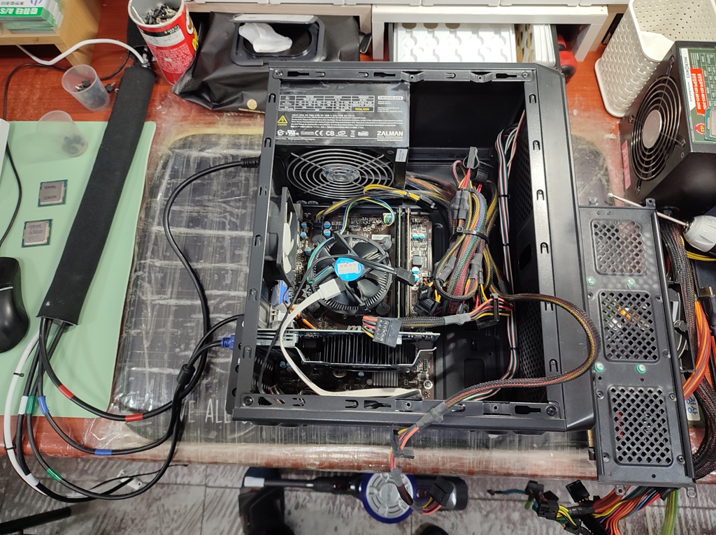 옆집 사장님 컴퓨터로 테스트 진행 중