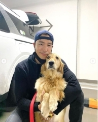 다니엘 헤니와 반려견 사진