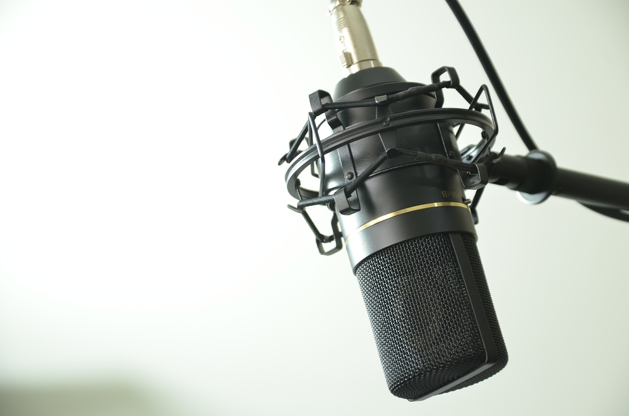 음향 장비 기초: 마이크의 모든 것 – 종류와 작동 원리