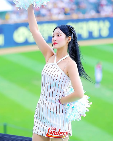 이수진-치어리더-응원모습사진