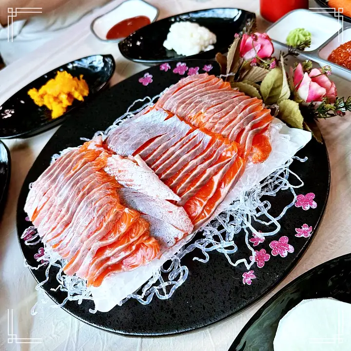 청정 자연 용천수로 키워낸 송어 이 맛에 살지 송어회 송어튀김 매운탕 문경 맛집 추천