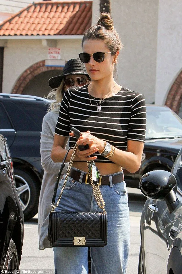 샤넬-보이백-코디-정보