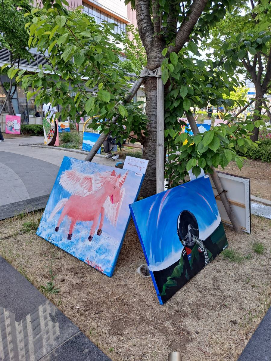 앨리웨이 광장 어린이 작품들