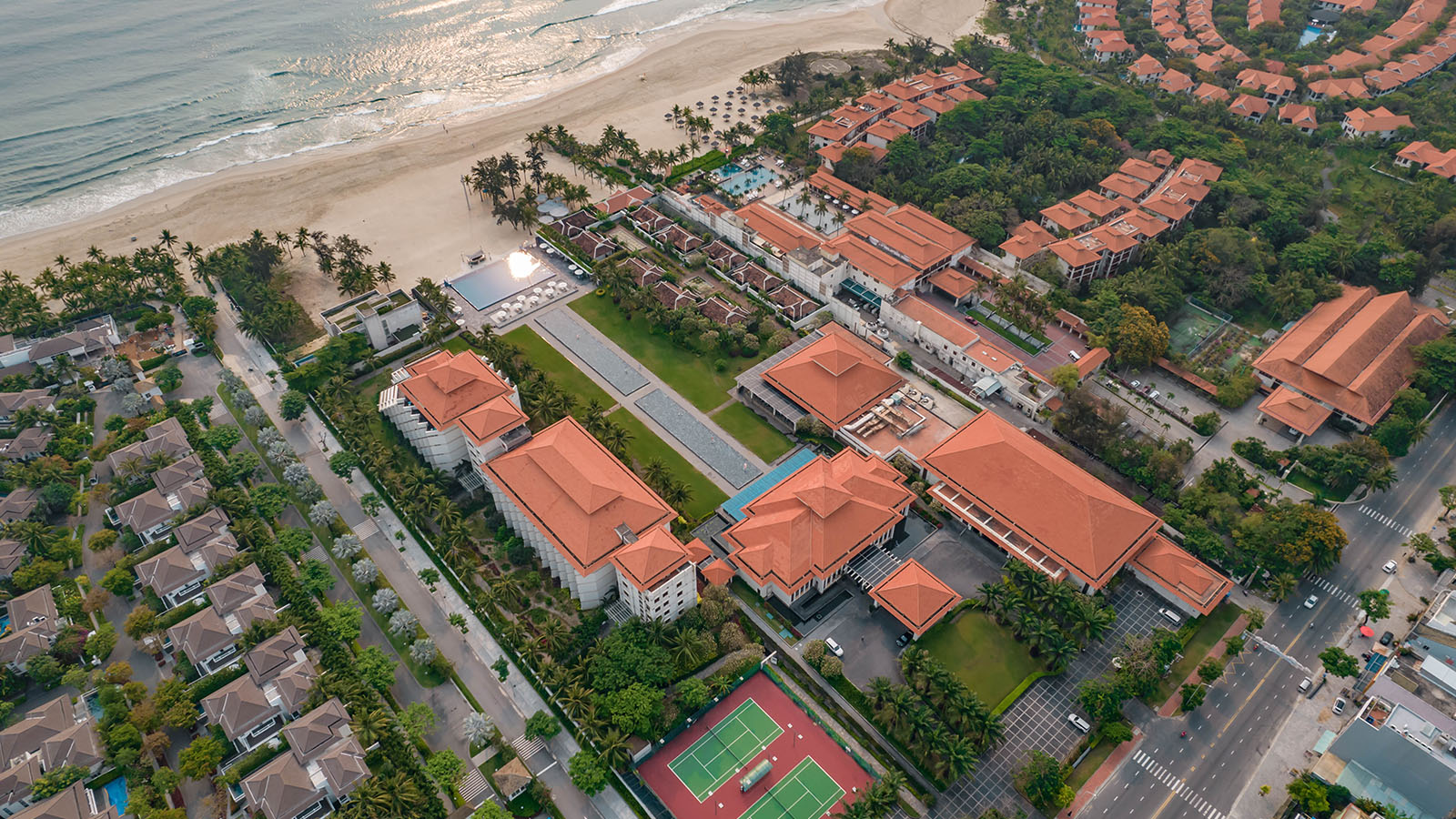 풀먼 다낭 비치 리조트 (Pullman Danang Beach Resort)