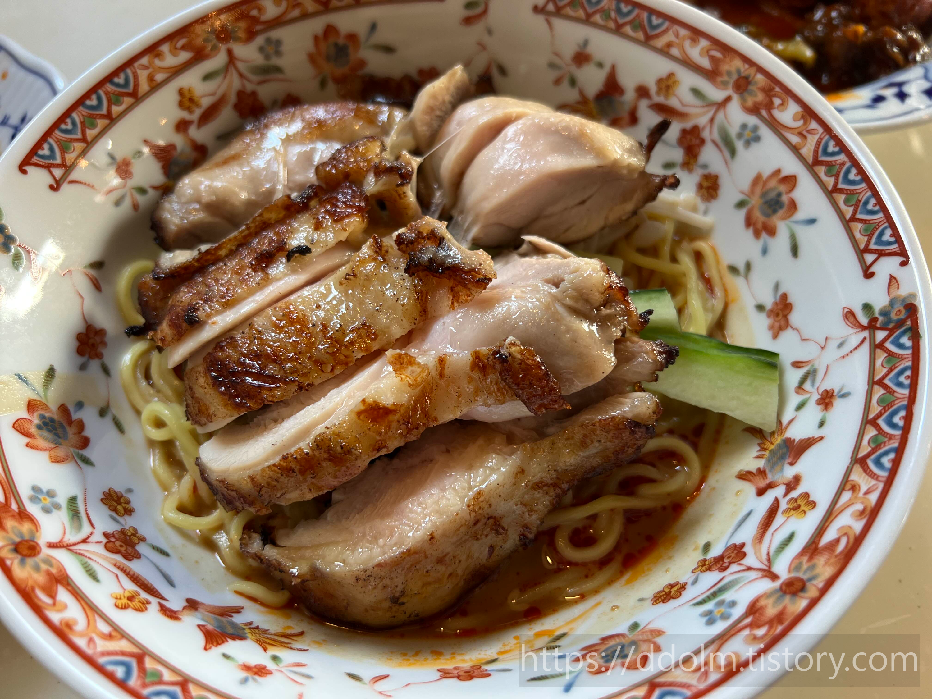 용산 꺼거 깨장 치킨 미엔