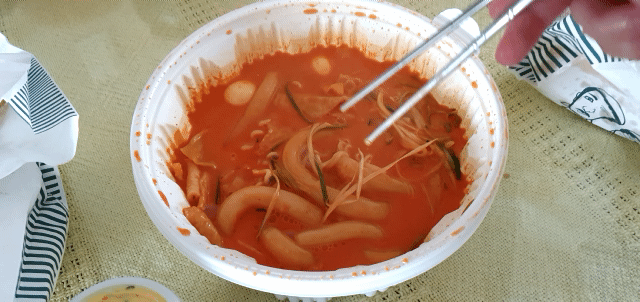 청년다방 핫크림치즈볼 떡볶이 내용물