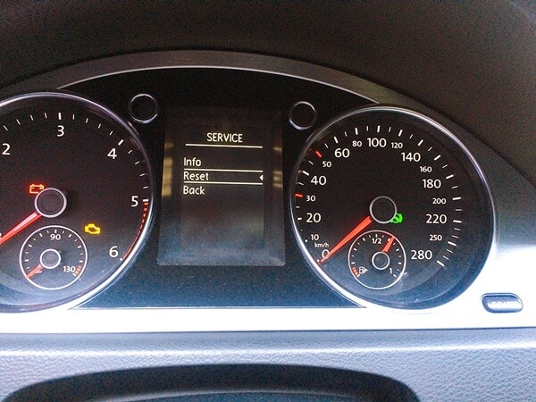 폭스바겐-CC-파사트-티구안-정기점검-오일리셋