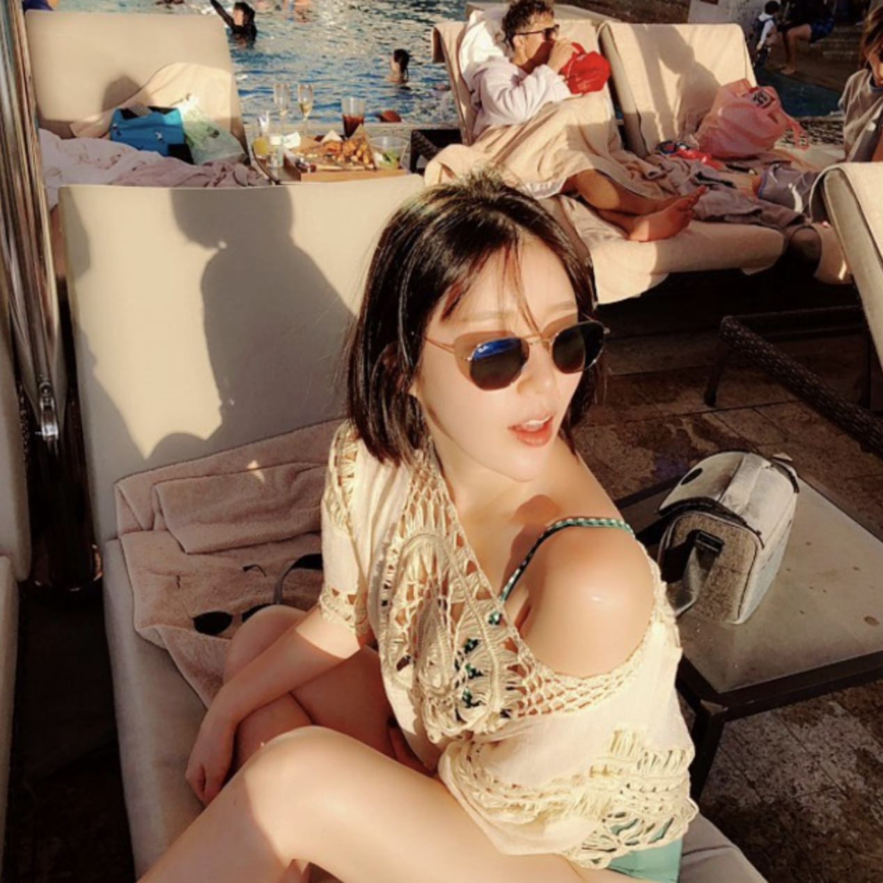 나비 수영복 몸매2