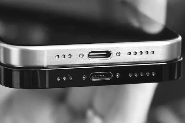 아이폰 충전 포트 USB-C vs 라이트닝