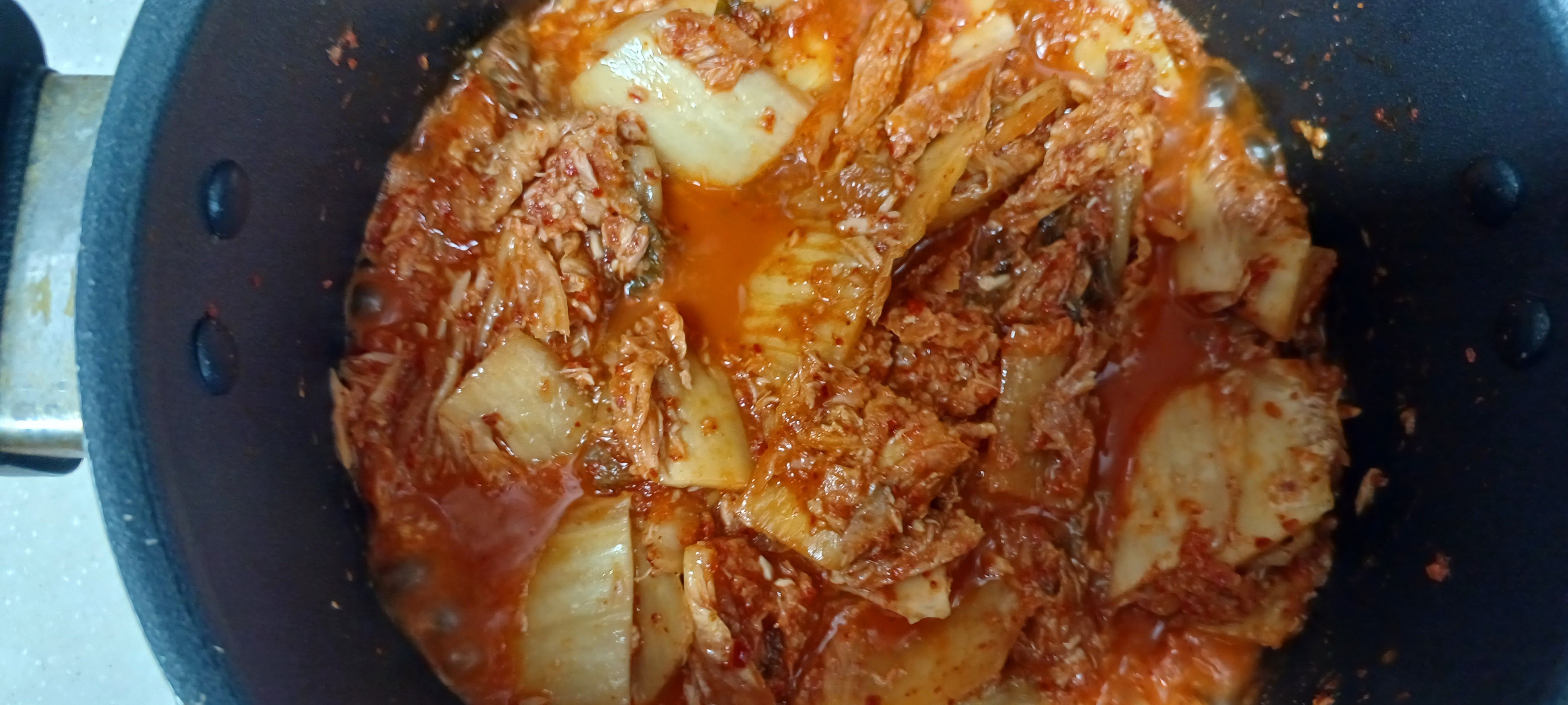 자작할 정도로 물 붓기