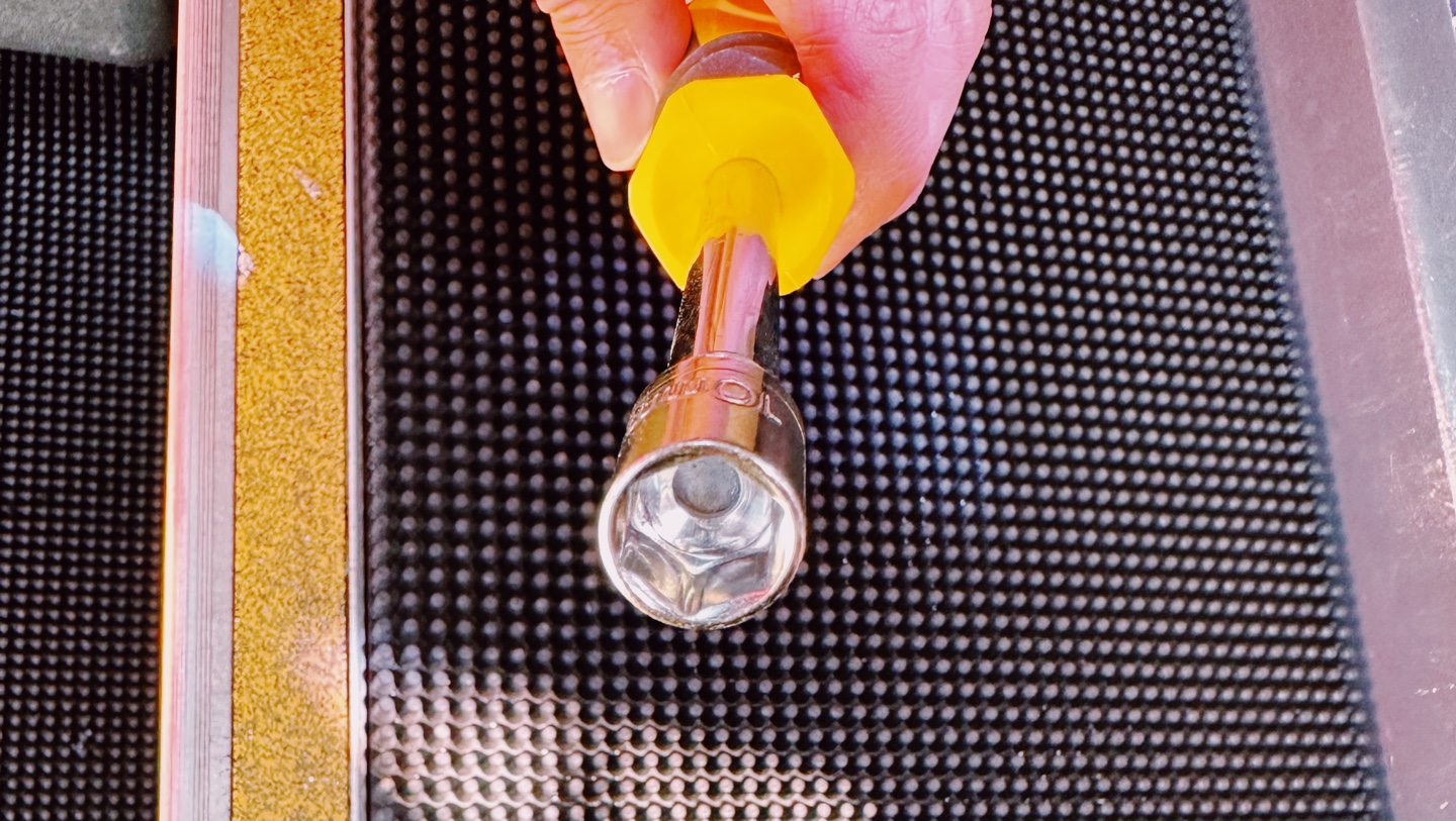 버스 전조등 교체하기