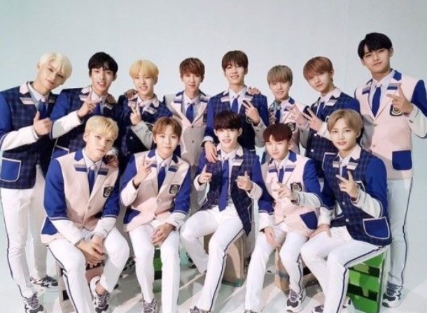 가수 세븐틴 관련된 사진