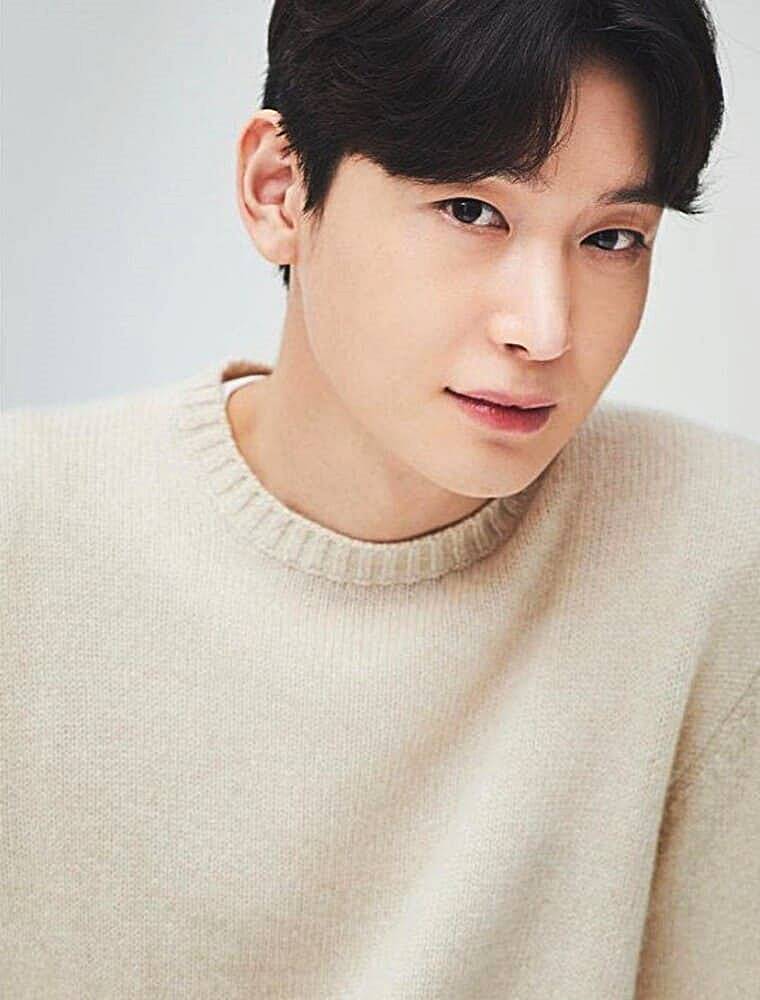 가수-김용빈
