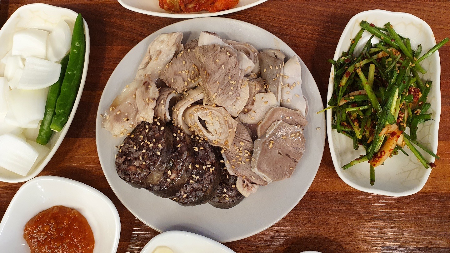 영등포아바이순대국 순대모둠수육