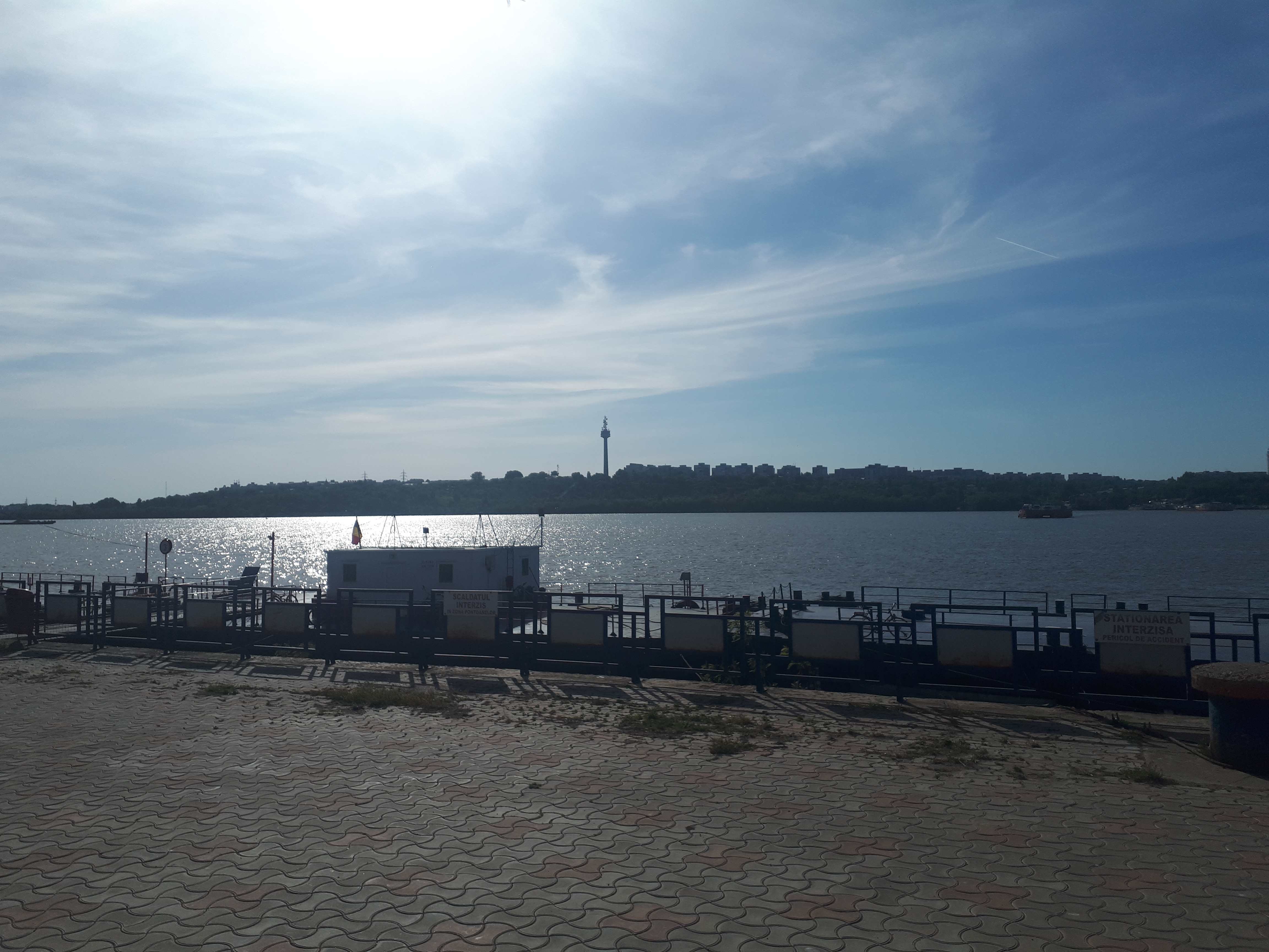 루마니아 갈라치 다뉴브 강변 저편 항구