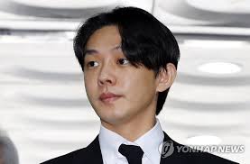 유아인