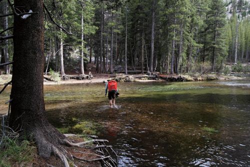 세계에서 가장 웅장한 트레일 - 미국 Pacific Crest Trail (PCT)을 위한 필수 장비 10가지