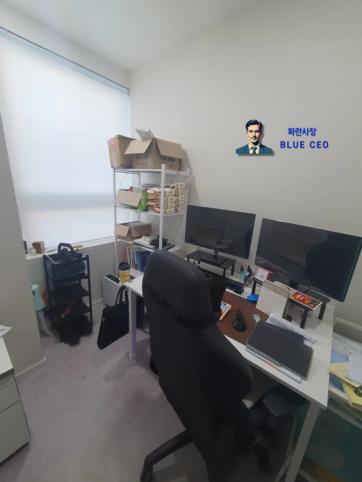 공유오피스-창가-자리-1인실-사무실-내부-공간-크기