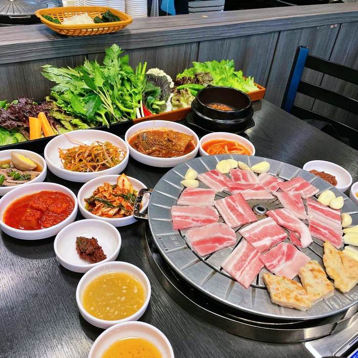 식객 허영만 백반기행 강남 신사 논현 우삼겹 쌈밥 맛집