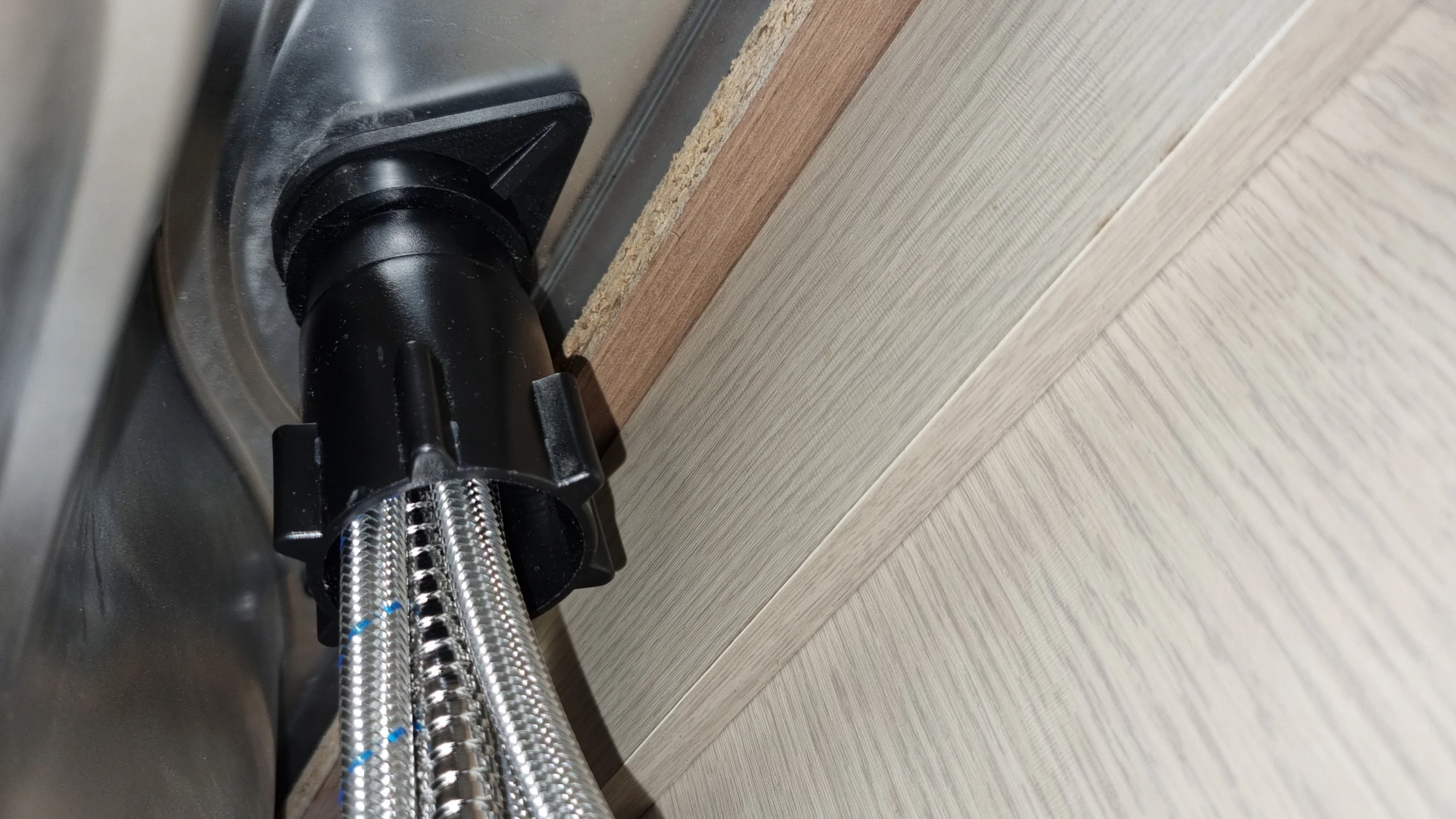 원홀수전 고정 모습