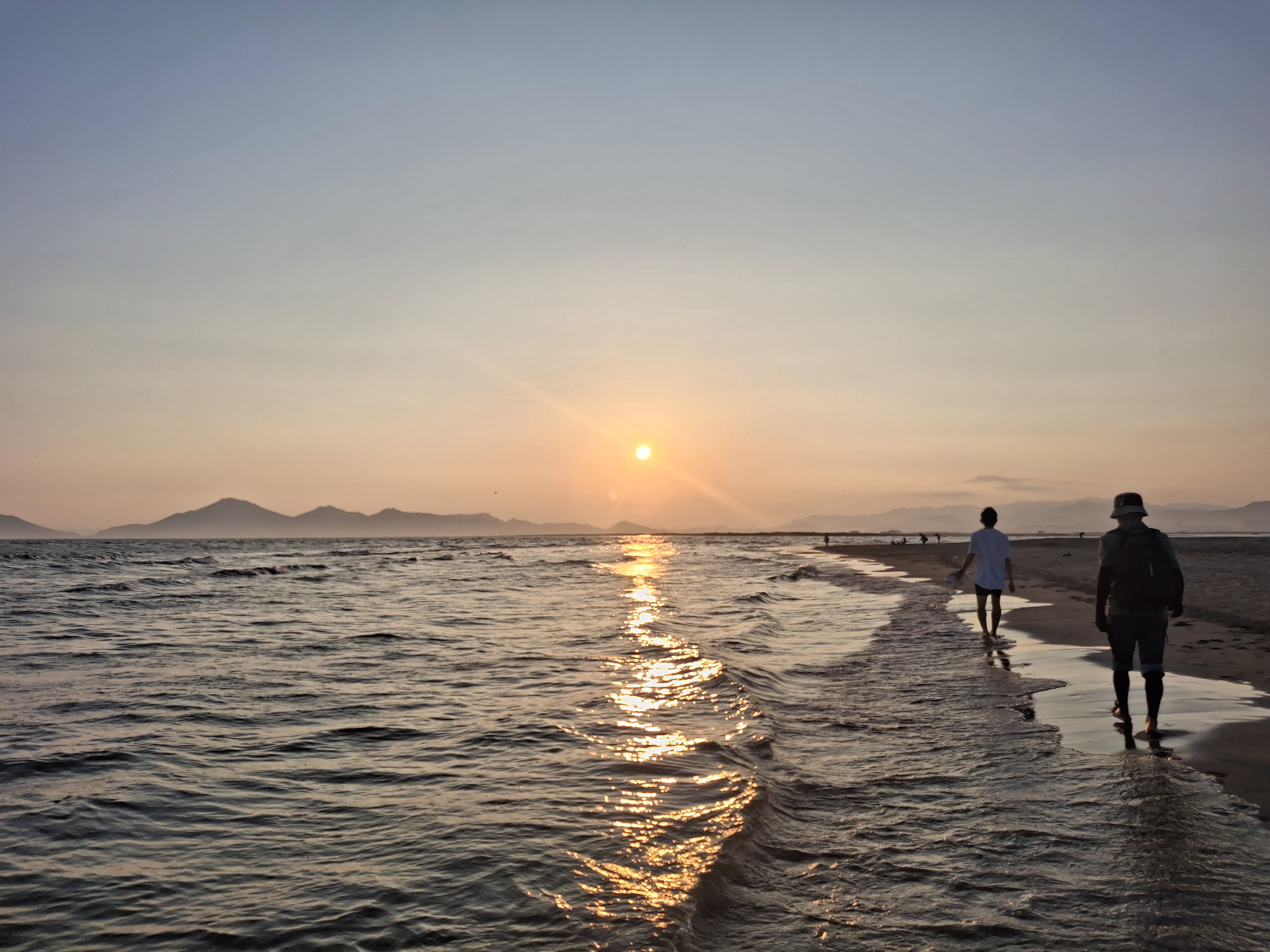 해변의 맨발걷기