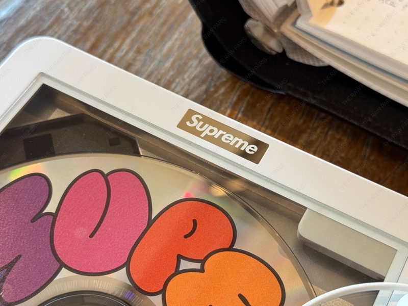 supreme logo detail fiio cd player