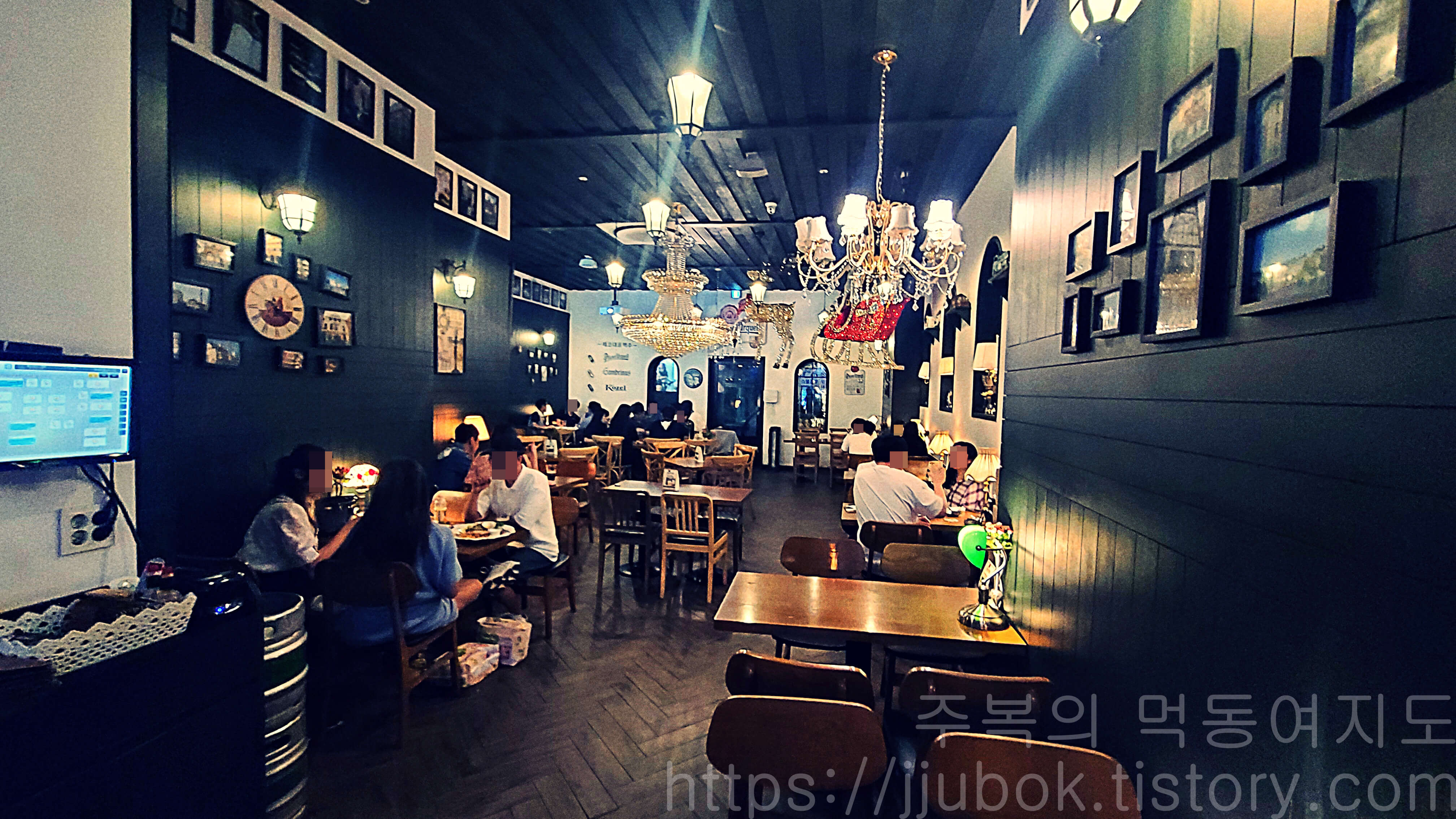 필스너하우스-인천시청점-내부-인테리어