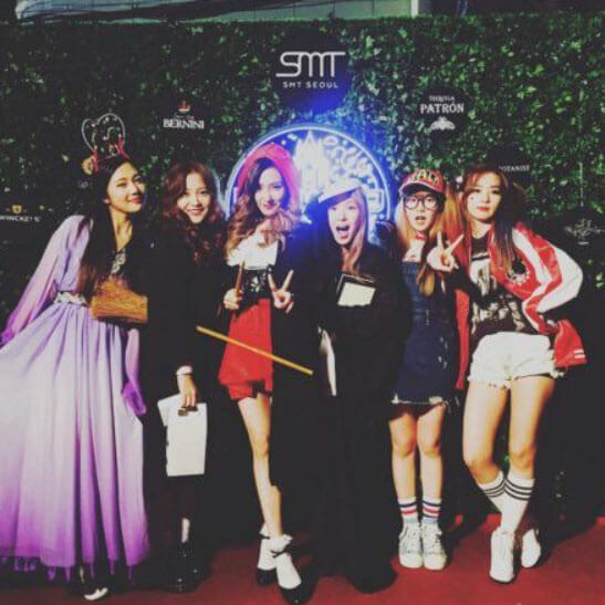2015년 SM 할로윈 파티 레드벨벳과 소녀시대 티파니의 단체 사진