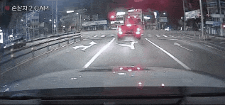 대전 서구 용문동에서 발생한 30대 여성 음주운전 도주 CCTV 화면[GIF]