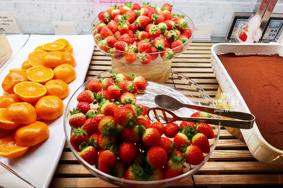 2023 빕스 딸기 퍼레이드 런치 솔직 후기 + 90% 할인쿠폰 샐러드바 가격