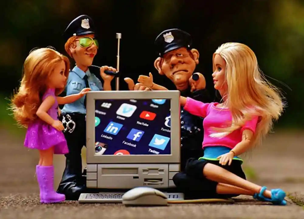 부모가 꼭 알아야 할 사이버 위험-4