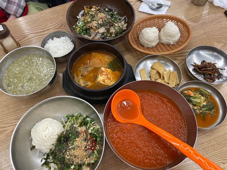 음식 나온 전체 사진