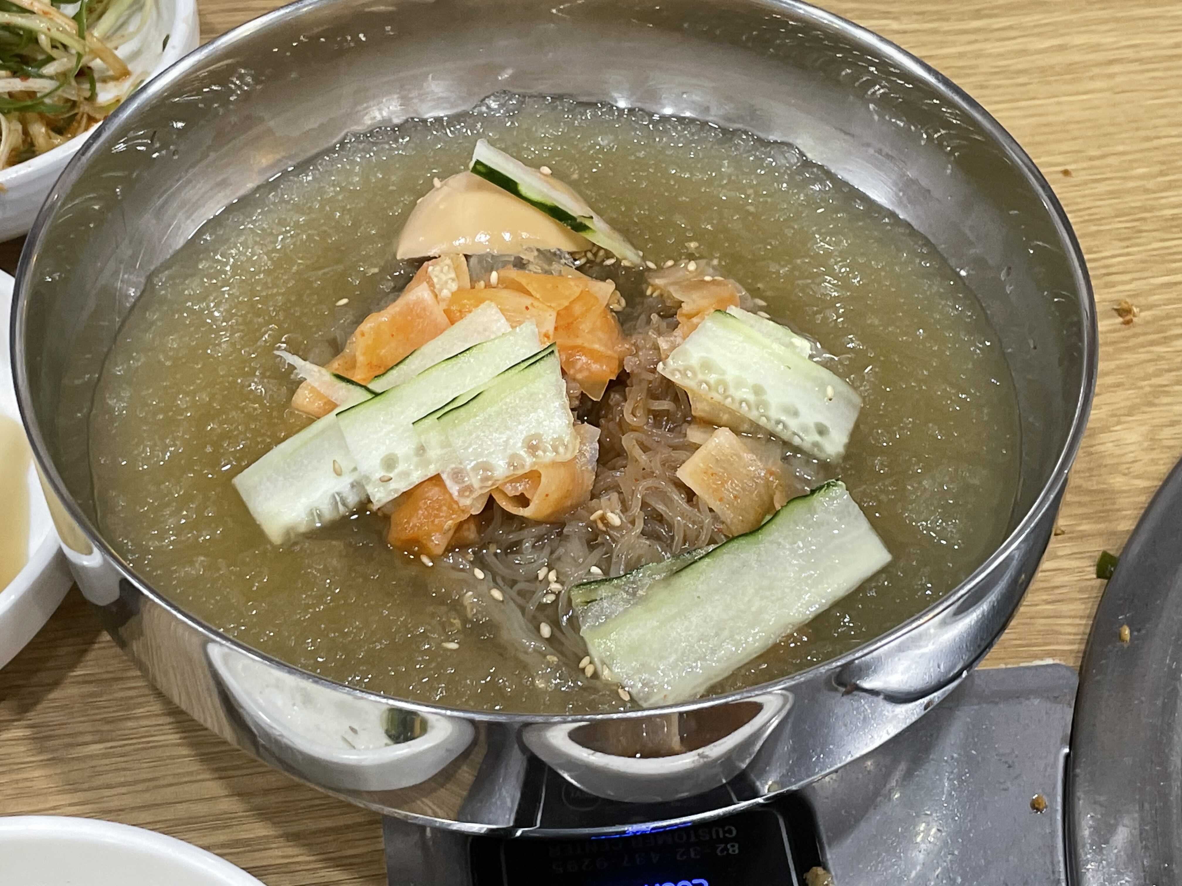 물냉면