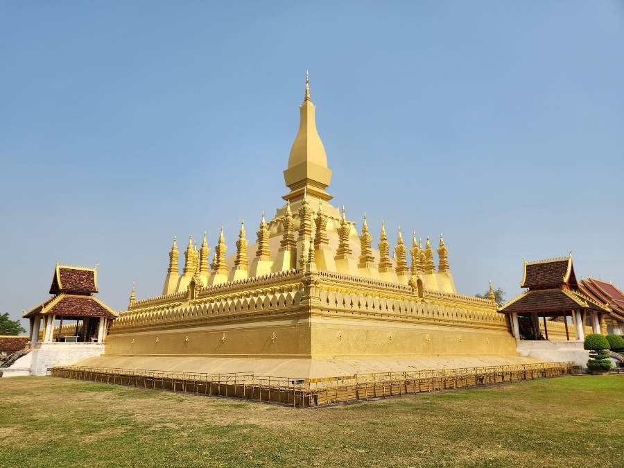 황금사원 팟 탕 루앙의 모습