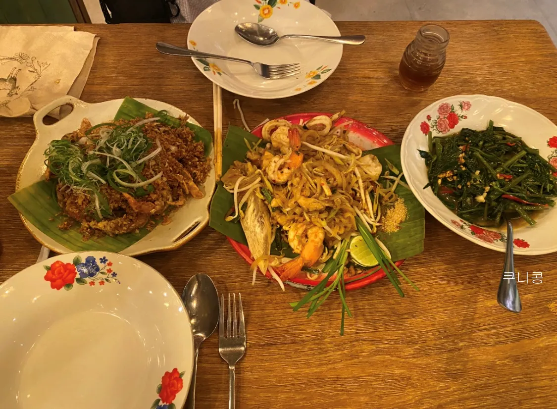 태국-자유여행-치앙마이-가볼만한곳-추천,-꼭-먹어봐야할-푸팟퐁커리-로띠-햄버거-맛집-정보