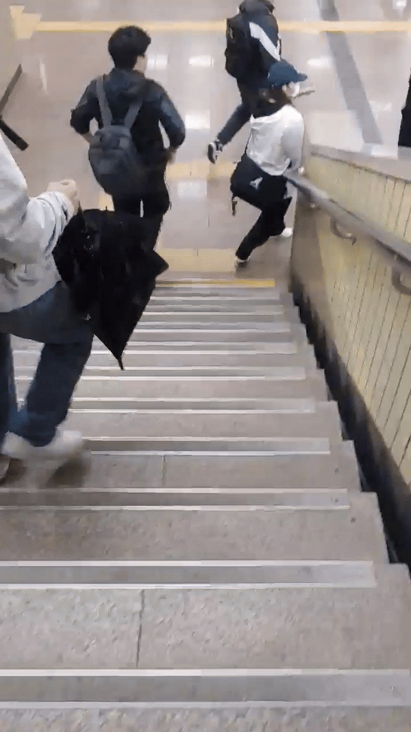 계단-미끄럼-방지-시공-잘-되어-있는-예-@정왕역