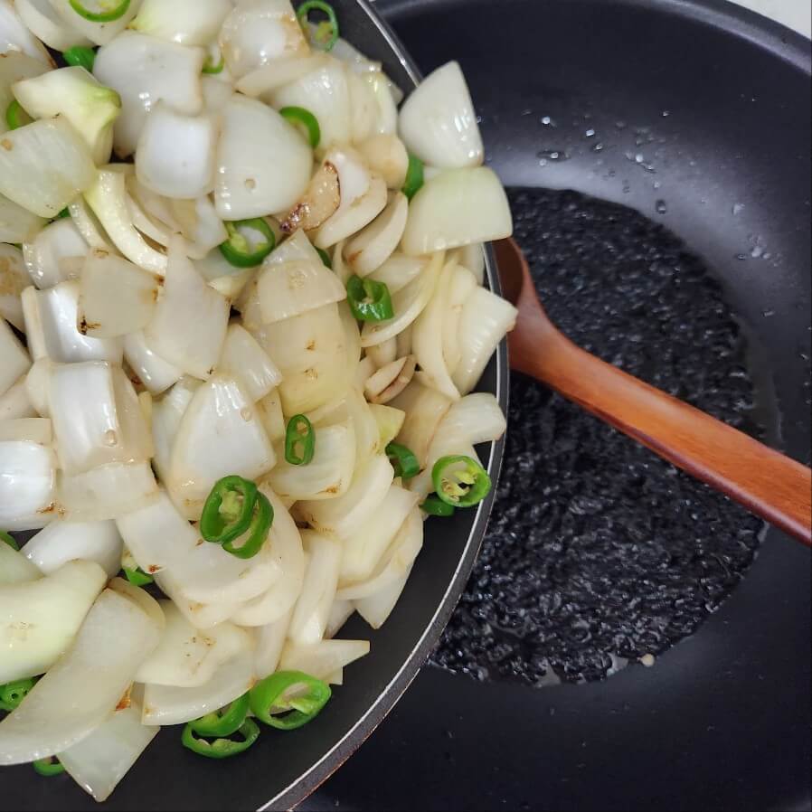 #짜장밥 레시피 #짜장떡볶이 레시피 #짜장라면 레시피 #사천짜장 레시피 #짜장 만드는법 #짜장밥 만들기 #짜장면 레시피 #분말짜장 #짜장 레시피 #짜장 떡볶이 황금레시피 #백종원 짜장라면 레시피 #짜장 떡볶이 레시피 #백종원 짜장떡볶이 레시피 #백선생 짜장 레시피 #백종원 짜장 만들기 레시피 #짜장라면 황금레시피 #백종원 짜장 레시피 #쟁반짜장 레시피 #짜장 황금레시피 #짜장 만들기 레시피