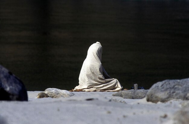 유체이탈과 자각몽의 차이점: 의식의 두 가지 여정