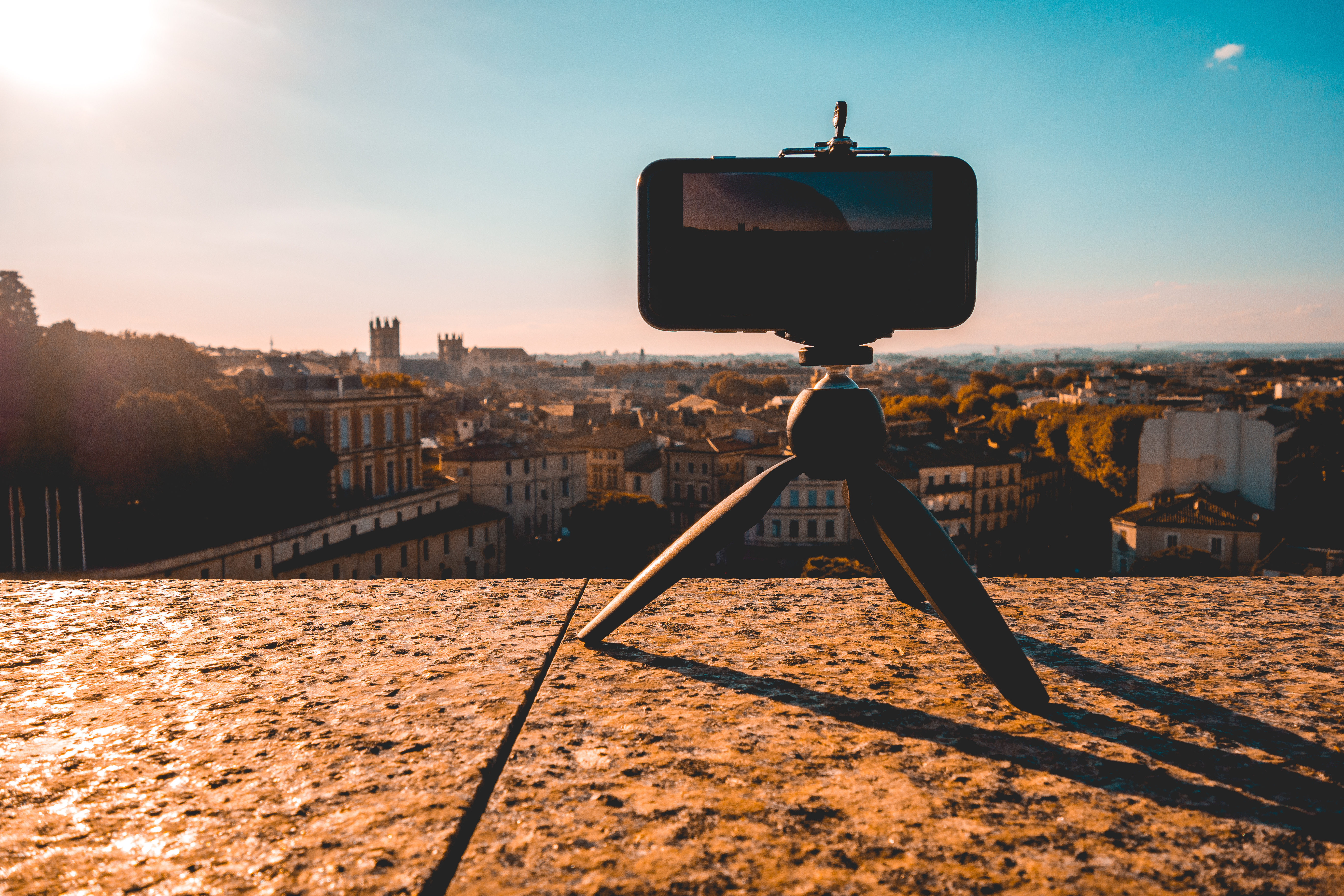 상품 사진 촬영 - 안정적인 촬영을 위한 도구 2가지: 삼각대와 무선 카메라 리모컨